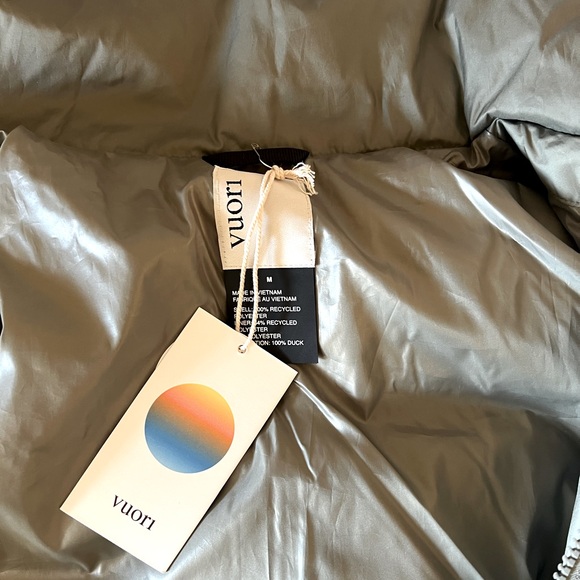 Vuori Hillside Down Jacket - Medium - Laurel green NWT - Picture 4 of 9